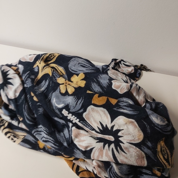 🤯2/$15 Floral Blue and Yellow Cover Up Or Scarf - Picture 6 of 9